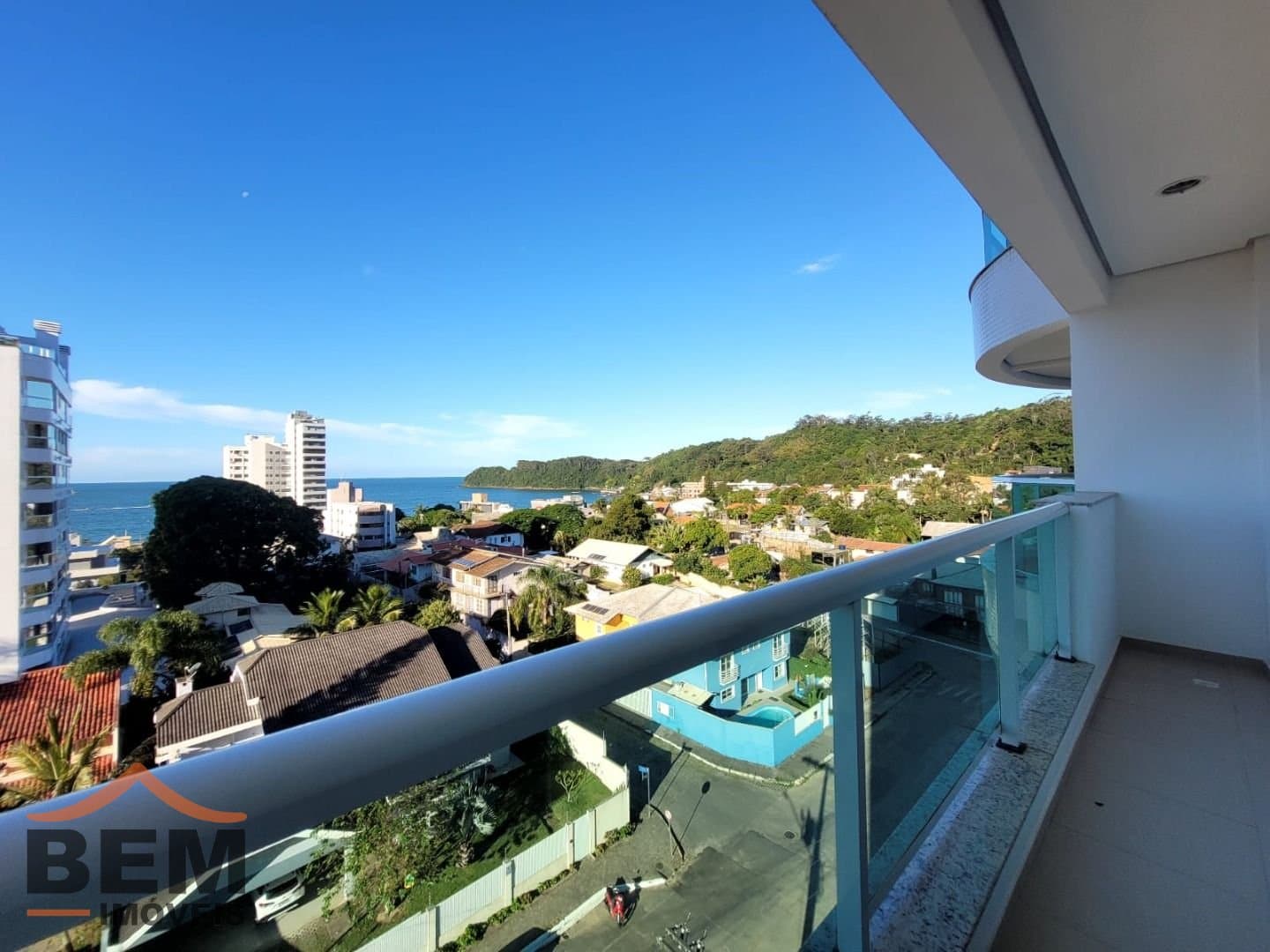 Apartamento para Locação com 3 quartos e 110m² no bairro Cabeçudas, em Itajaí