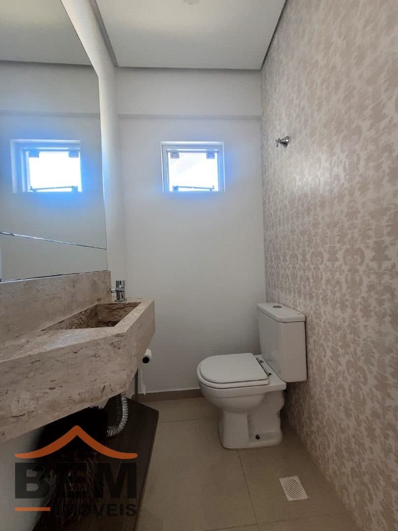 Apartamento para Locação com 3 quartos e 110m² no bairro Cabeçudas, em Itajaí