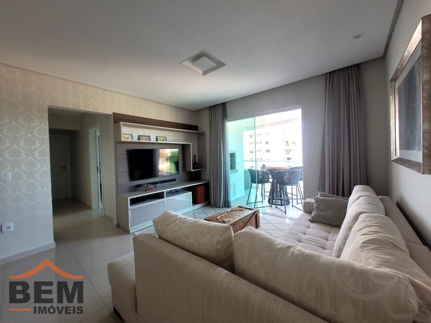 Apartamento para Locação com 3 quartos e 110m² no bairro Cabeçudas, em Itajaí