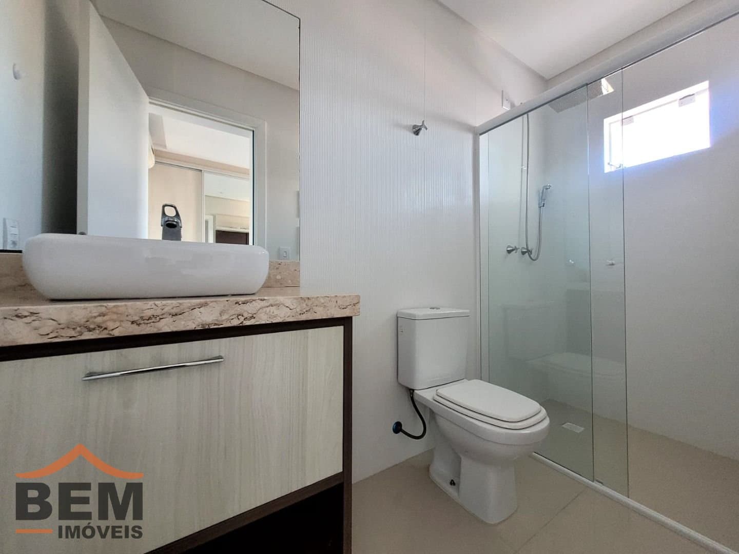 Apartamento para Locação com 3 quartos e 110m² no bairro Cabeçudas, em Itajaí