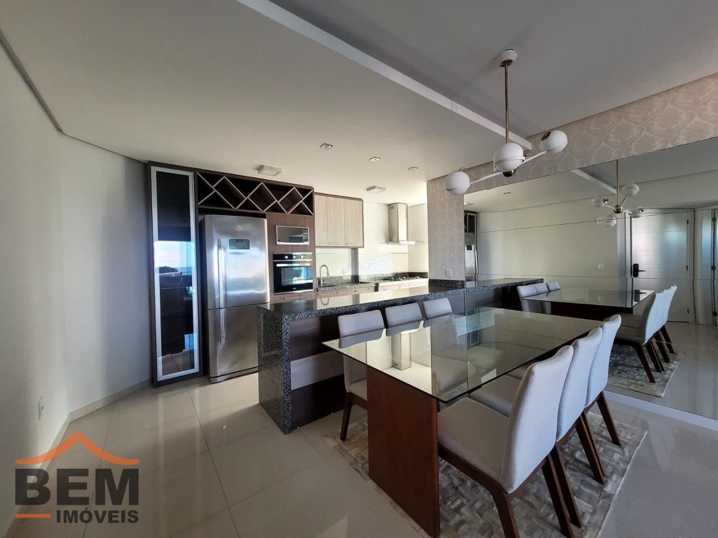 Apartamento para Locação com 3 quartos e 110m² no bairro Cabeçudas, em Itajaí