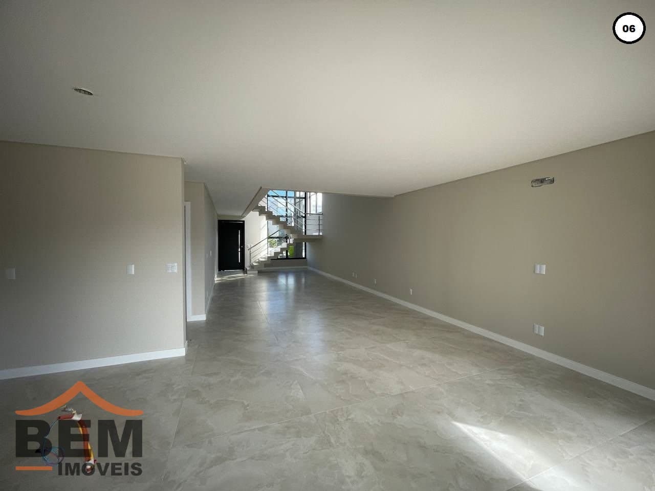 Casa para Venda com 4 quartos e 305m² no bairro Areias, em Camboriú