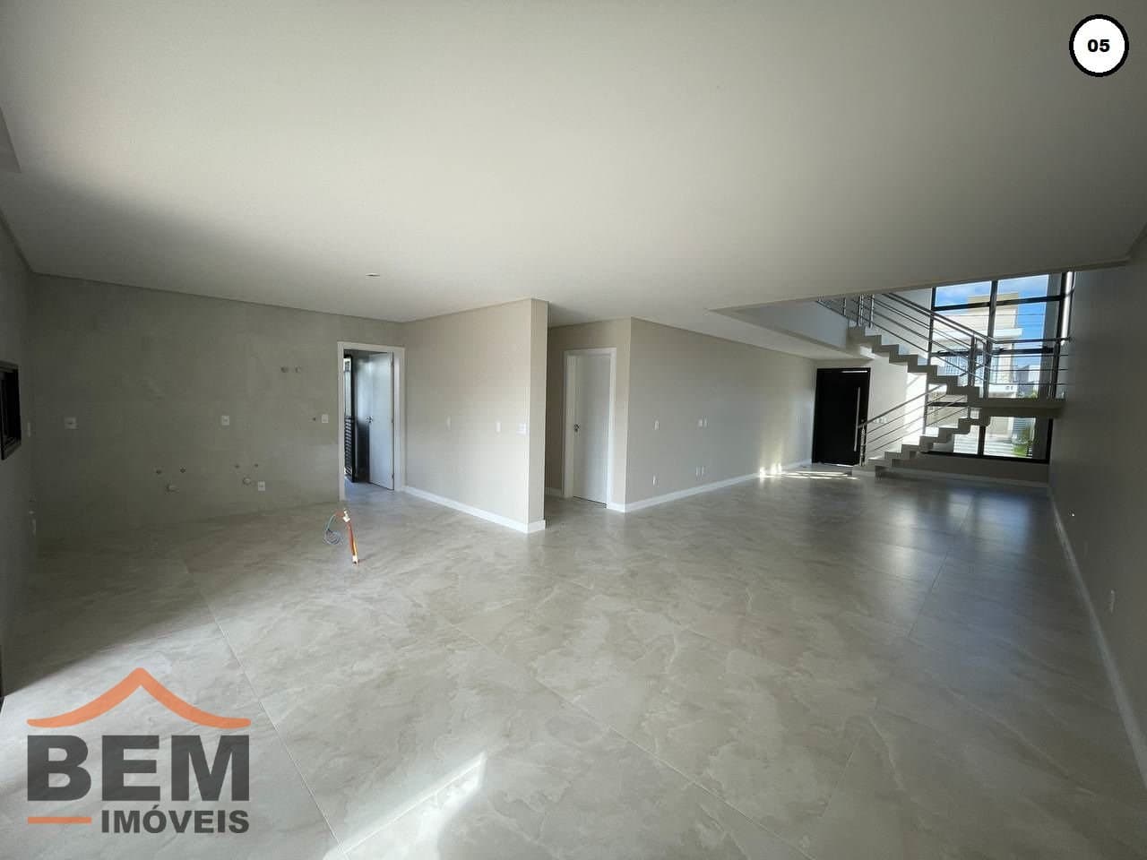 Casa para Venda com 4 quartos e 305m² no bairro Areias, em Camboriú