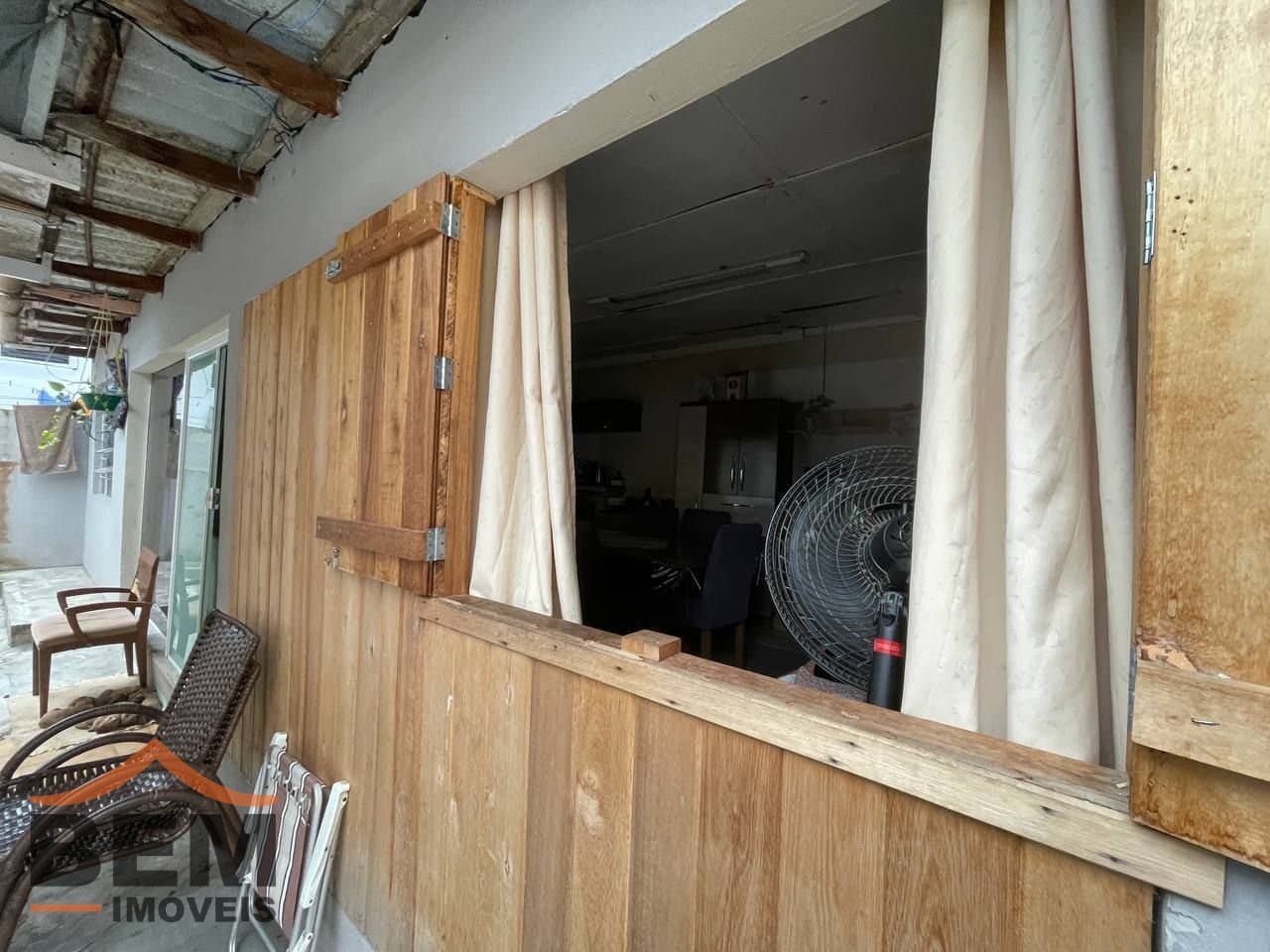 Casa para Venda com 2 quartos e 129m² no bairro Centro, em Camboriú