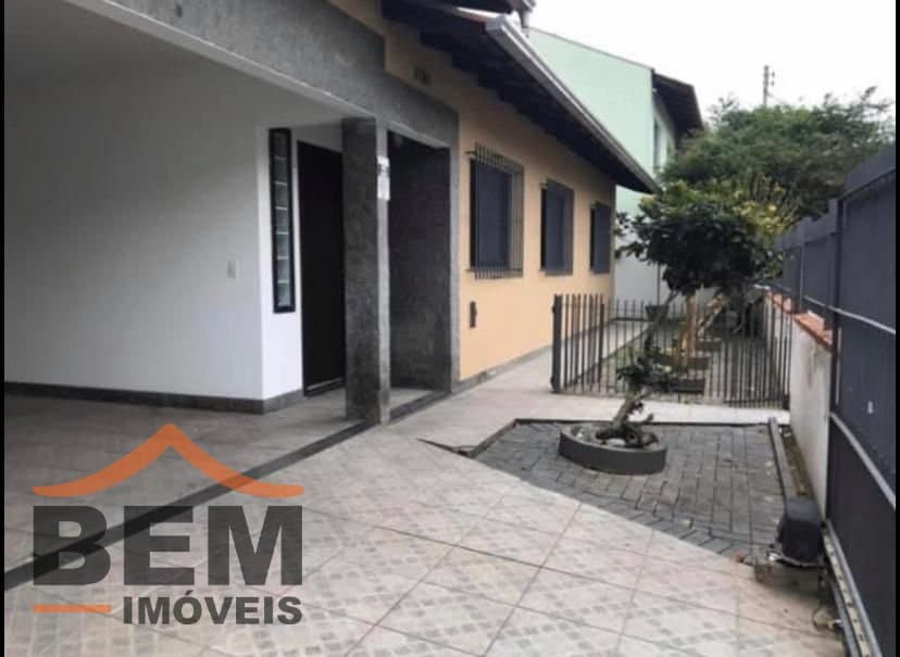 Casa para Venda com 3 quartos e 135m² no bairro Centro, em Balneário Camboriú
