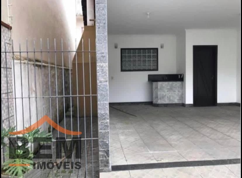 Casa para Venda com 3 quartos e 135m² no bairro Centro, em Balneário Camboriú