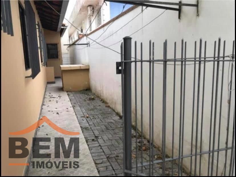Casa para Venda com 3 quartos e 135m² no bairro Centro, em Balneário Camboriú