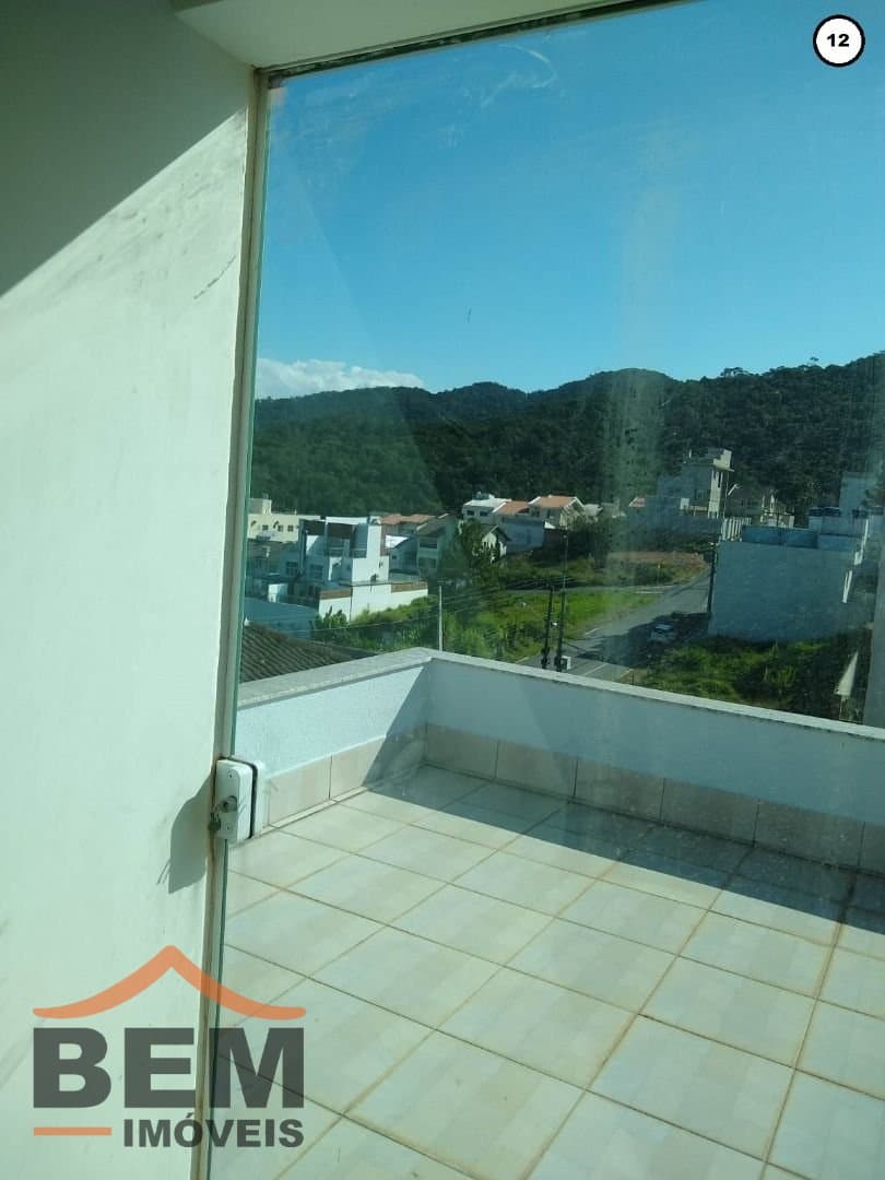 Sobrado para Venda com 3 quartos e 130m² no bairro Aririba, em Balneário Camboriú