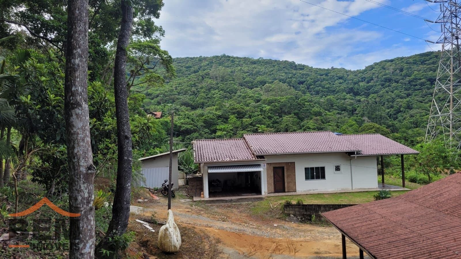 Sítio para Venda com 3 quartos e 170m² no bairro Cedros, em Camboriú