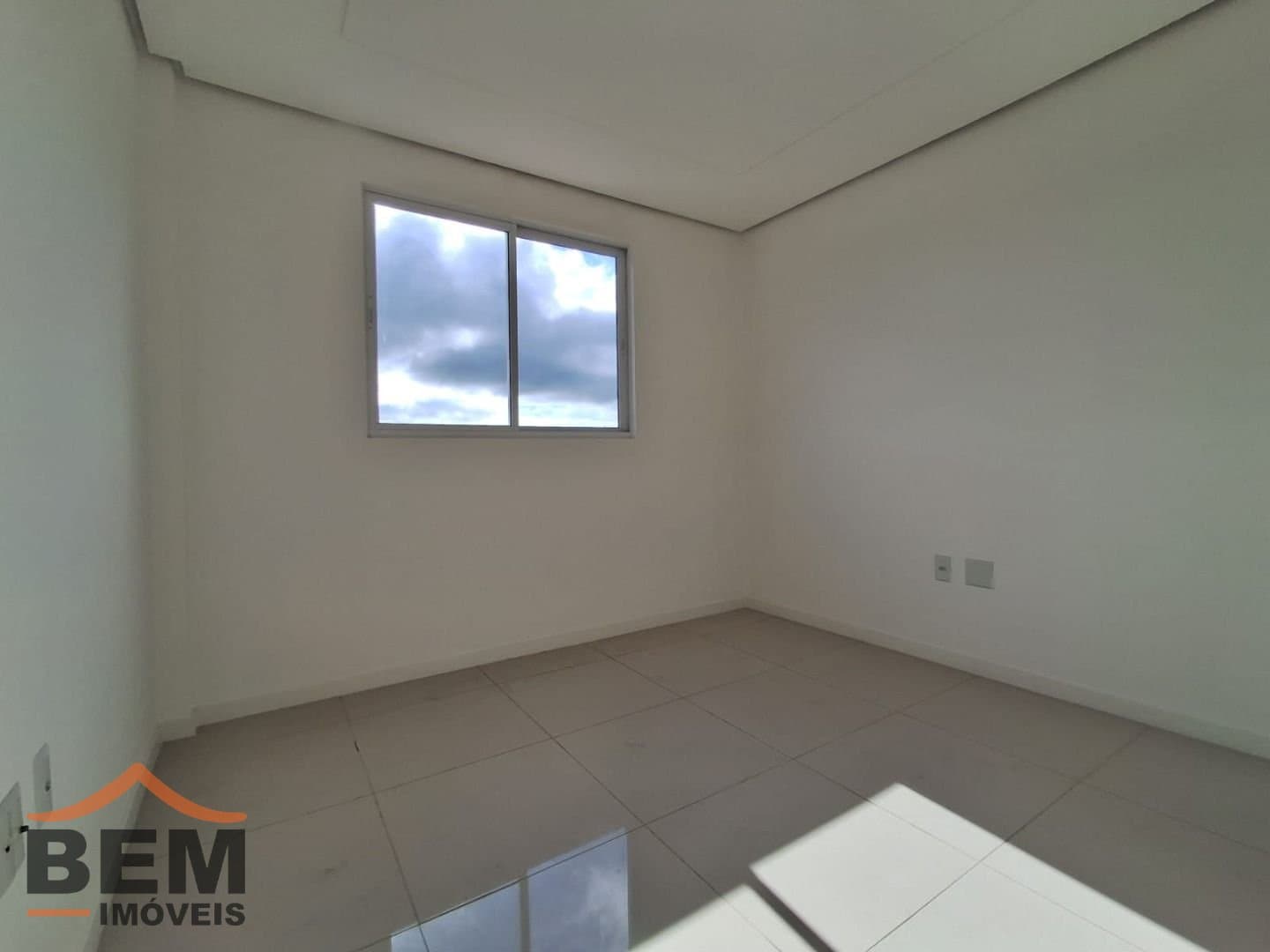 Apartamento para Venda com 2 quartos e 77m² no bairro Centro, em Camboriú