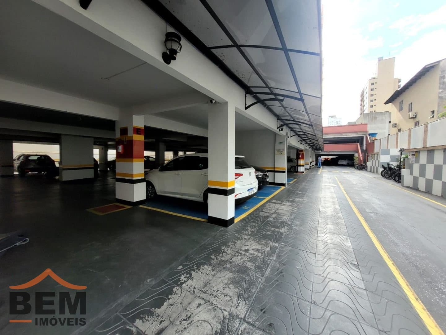 Apartamento para Locação com 2 quartos e 68m² no bairro Centro, em Itajaí