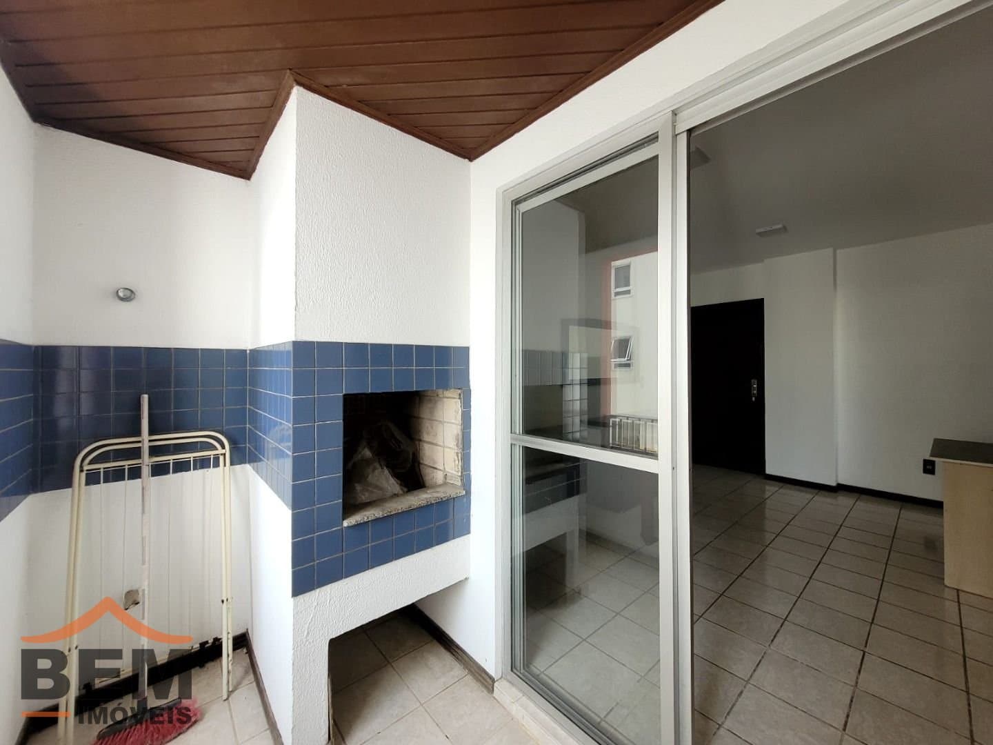 Apartamento para Locação com 2 quartos e 68m² no bairro Centro, em Itajaí