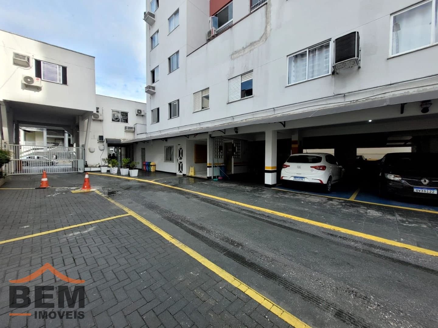 Apartamento para Locação com 2 quartos e 68m² no bairro Centro, em Itajaí