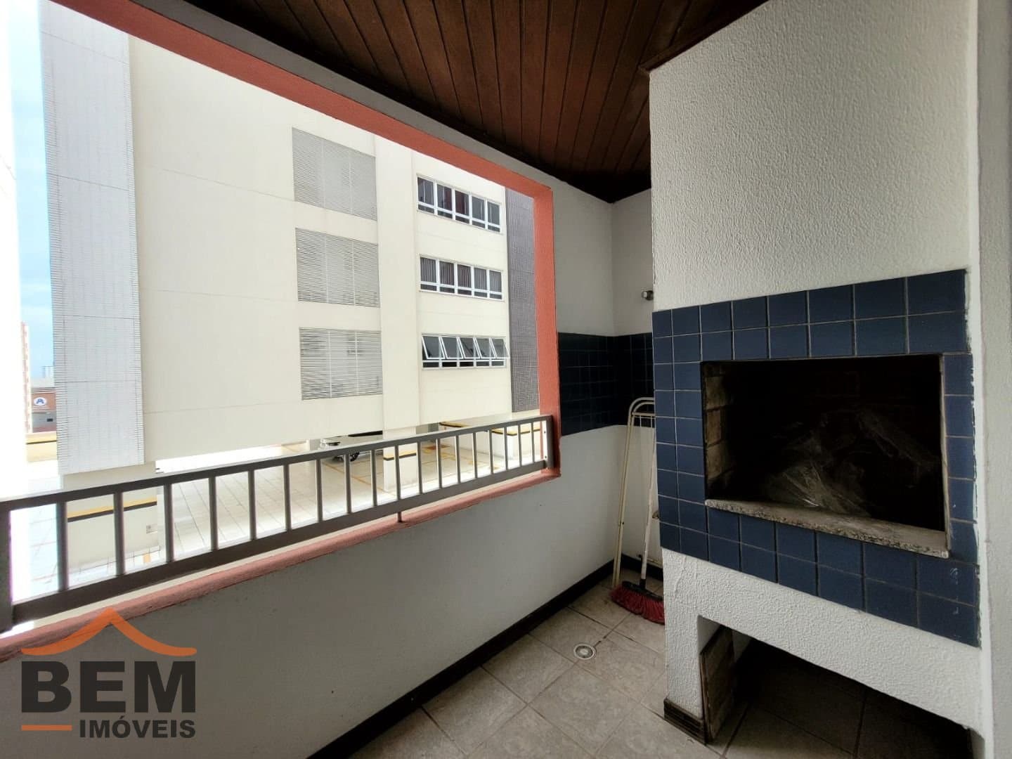 Apartamento para Locação com 2 quartos e 68m² no bairro Centro, em Itajaí