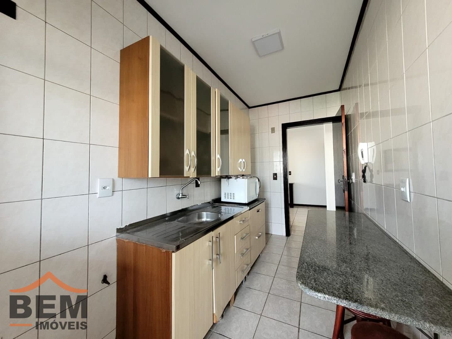 Apartamento para Locação com 2 quartos e 68m² no bairro Centro, em Itajaí