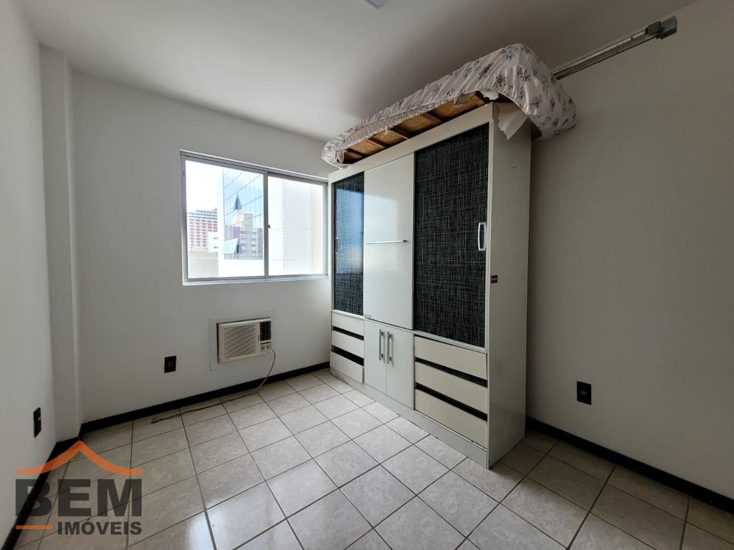 Apartamento para Locação com 2 quartos e 68m² no bairro Centro, em Itajaí