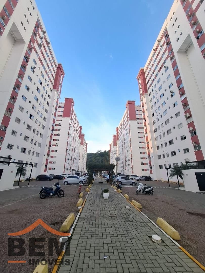 Apartamento com 2 quartos e 49m² no bairro Carvalho, em Itajaí