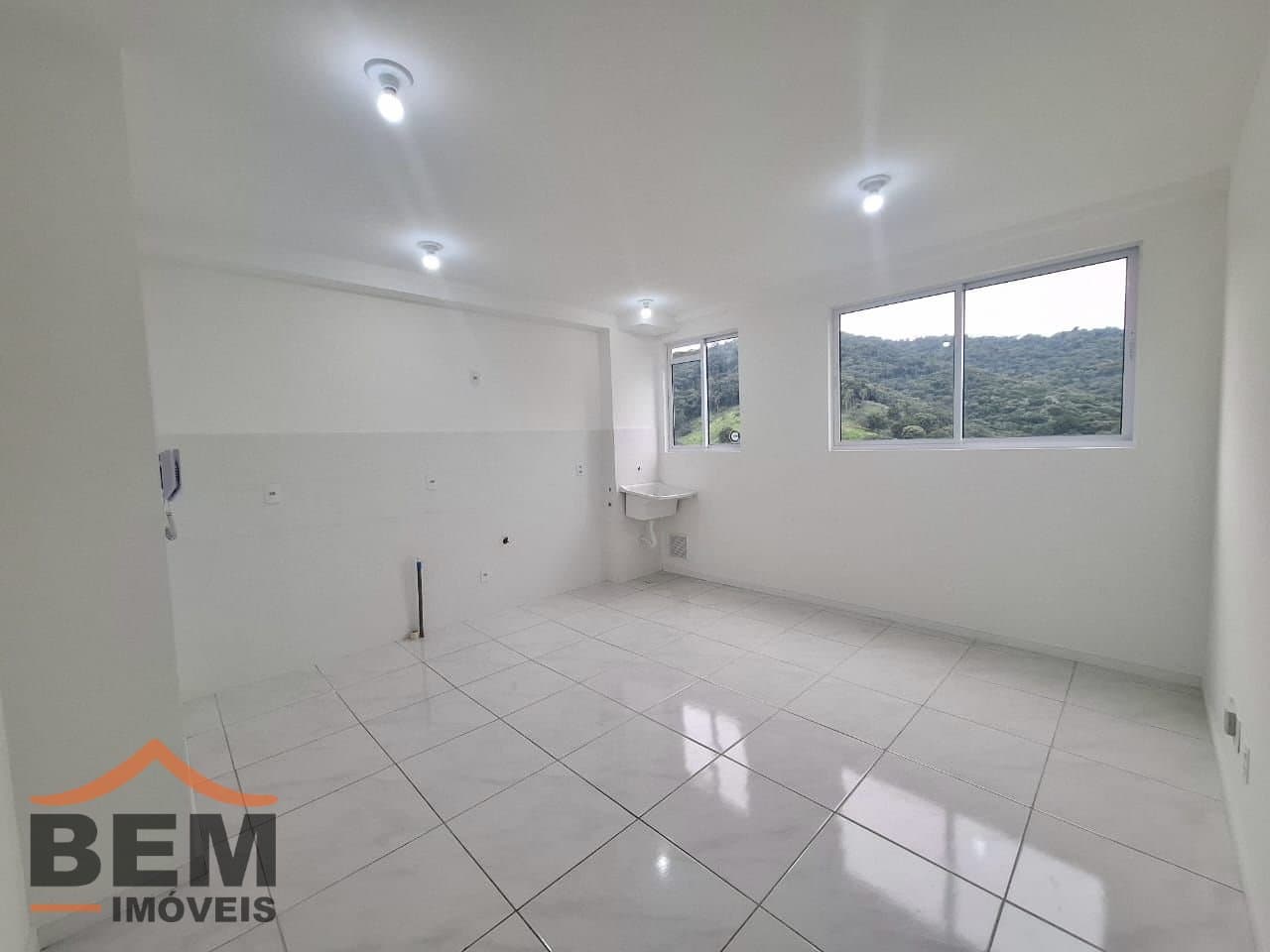 Apartamento com 2 quartos e 49m² no bairro Carvalho, em Itajaí