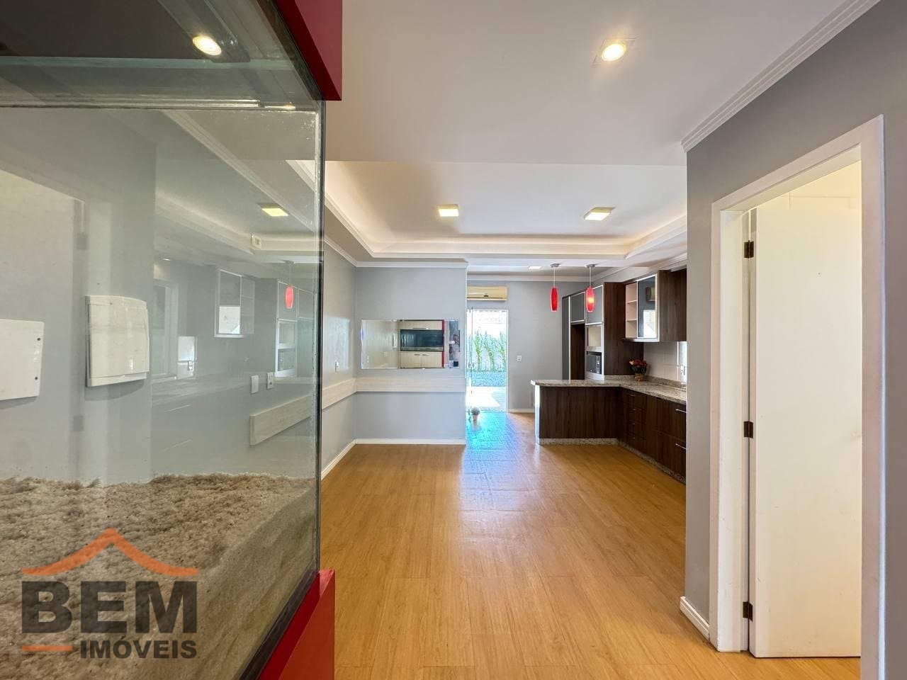 Casa para Venda com 3 quartos e 183m² no bairro Santa Regina, em Camboriú