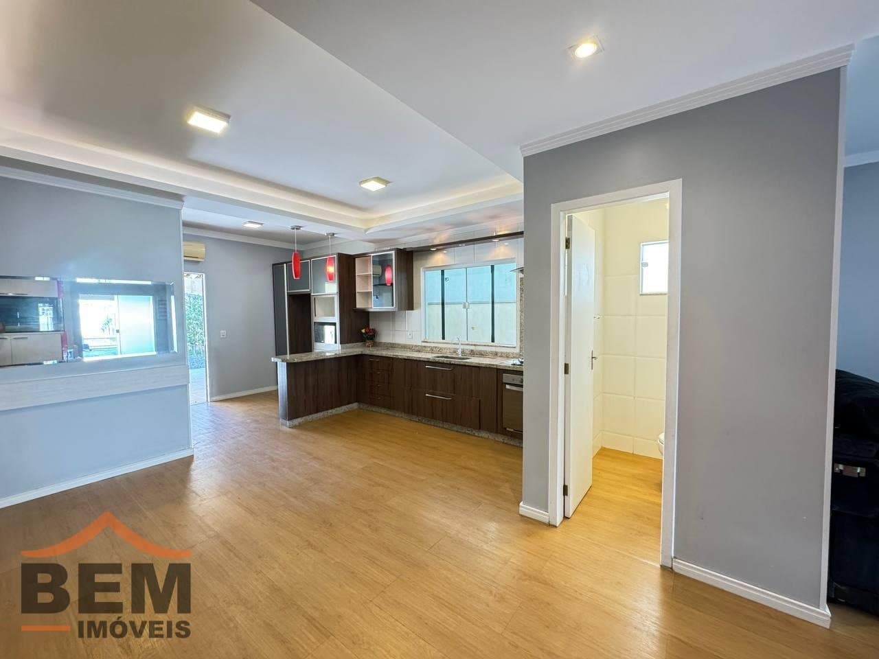 Casa para Venda com 3 quartos e 183m² no bairro Santa Regina, em Camboriú