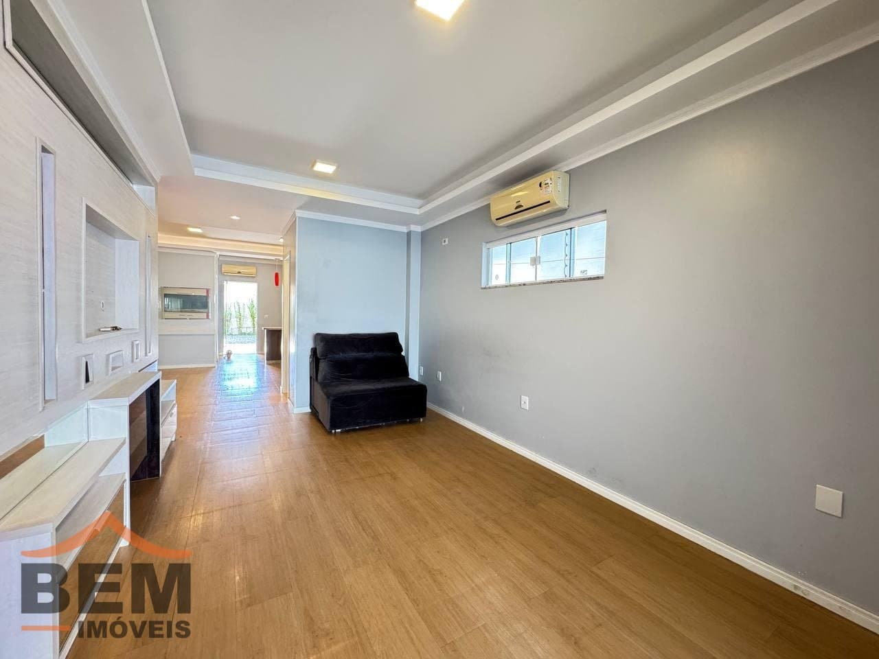 Casa para Venda com 3 quartos e 183m² no bairro Santa Regina, em Camboriú