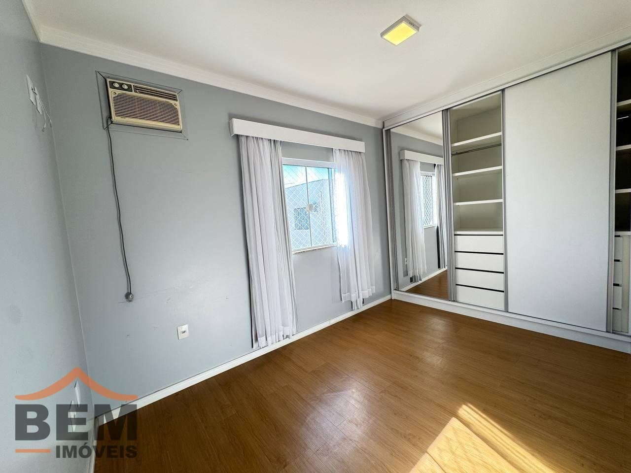 Casa para Venda com 3 quartos e 183m² no bairro Santa Regina, em Camboriú