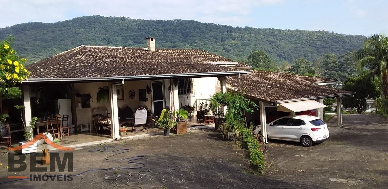 Chácara para Venda com 8 quartos e 200m² no bairro Espinheiros, em Itajaí