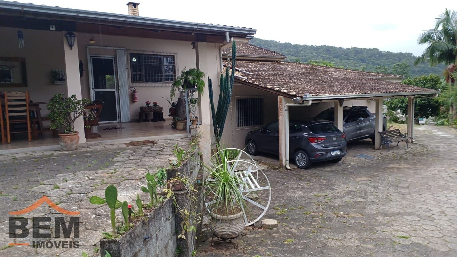 Chácara para Venda com 8 quartos e 200m² no bairro Espinheiros, em Itajaí