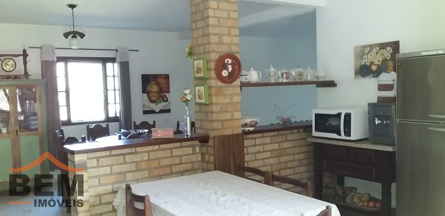 Chácara para Venda com 8 quartos e 200m² no bairro Espinheiros, em Itajaí