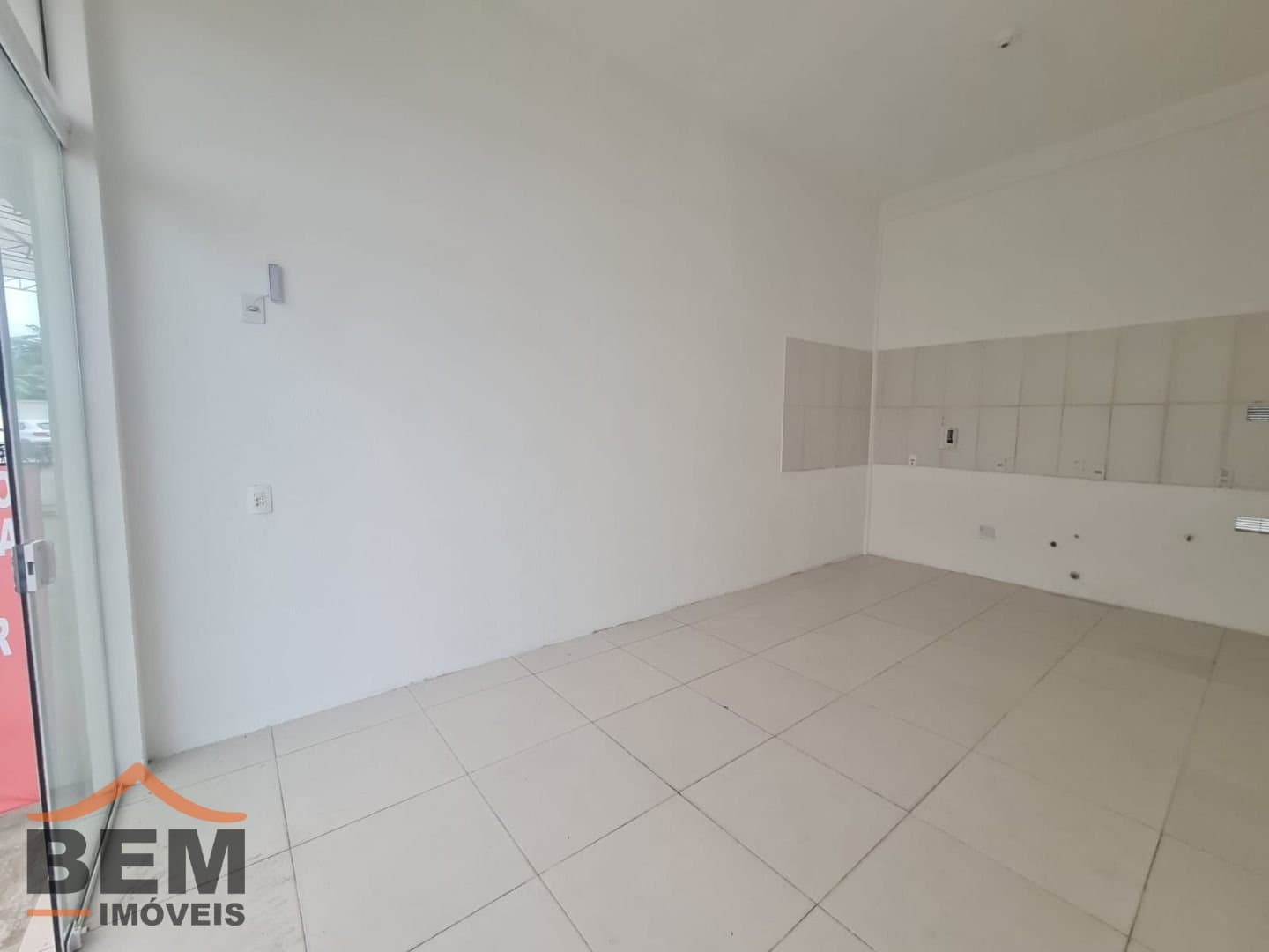 Salas/Conjuntos para Locação com 20m² no bairro Cedros, em Camboriú: 04- SALA COMERCIAL 