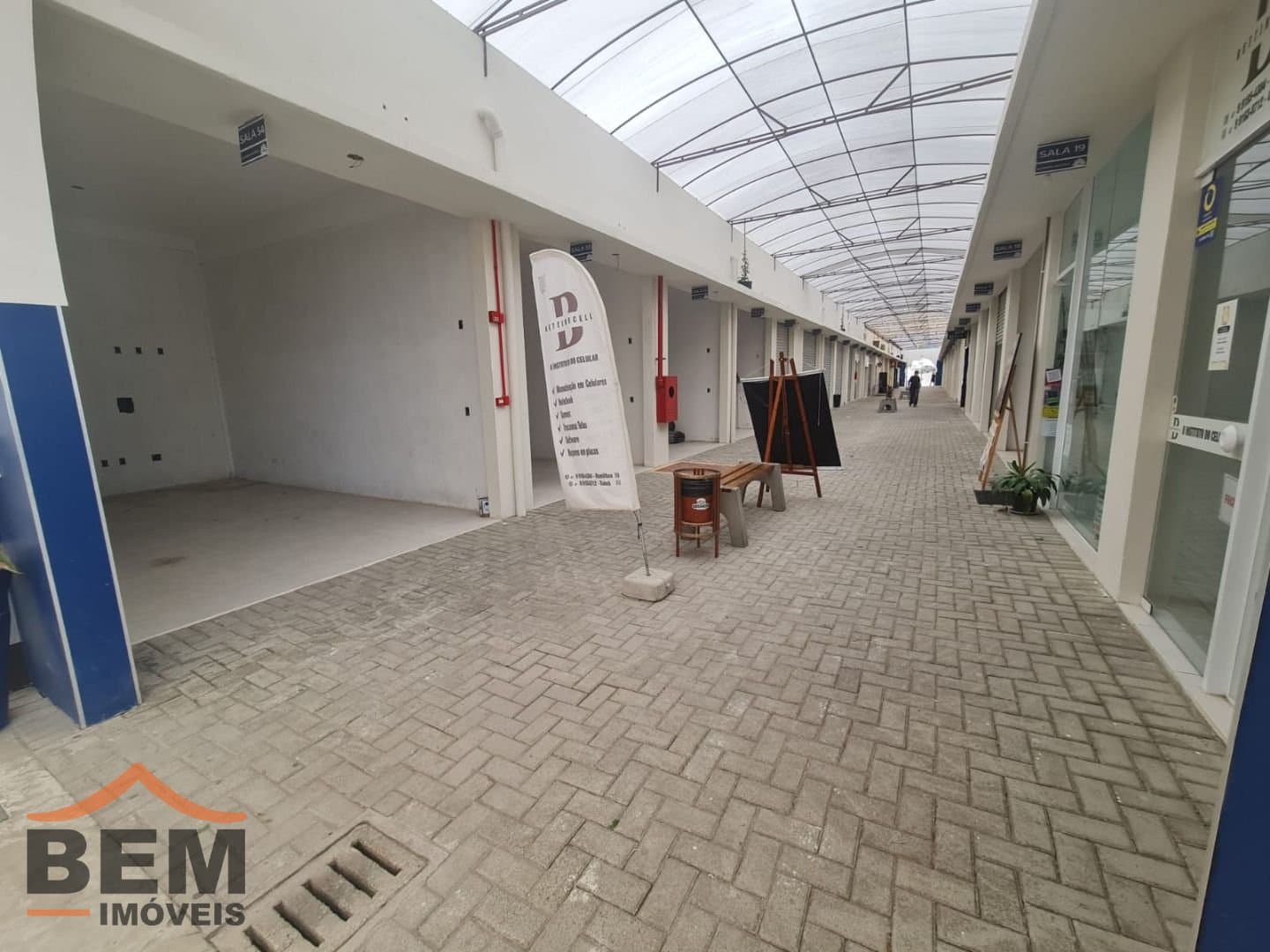 Salas/Conjuntos para Locação com 20m² no bairro Cedros, em Camboriú: 07- VISTA