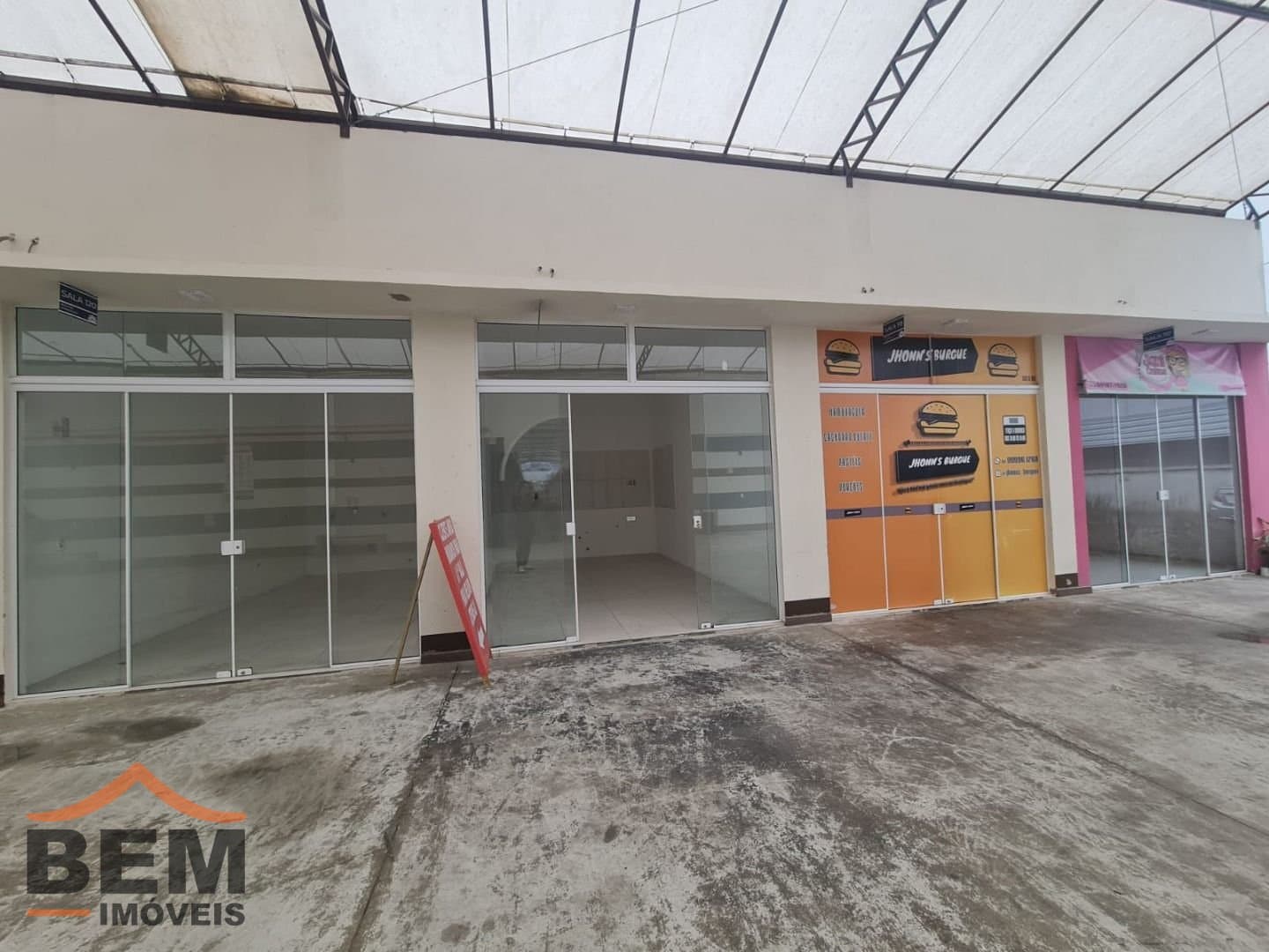 Salas/Conjuntos para Locação com 20m² no bairro Cedros, em Camboriú: 03- FACHADA