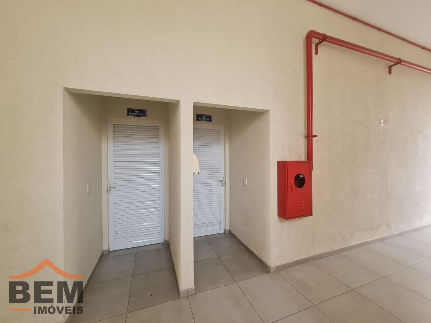 Salas/Conjuntos para Locação com 20m² no bairro Cedros, em Camboriú: 07- BANHEIROS 