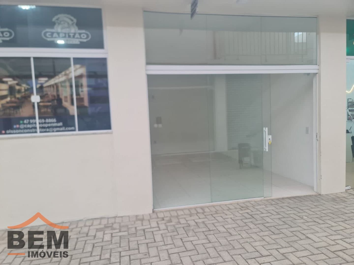 Salas/Conjuntos para Locação com 20m² no bairro Cedros, em Camboriú: 02- FACHADA