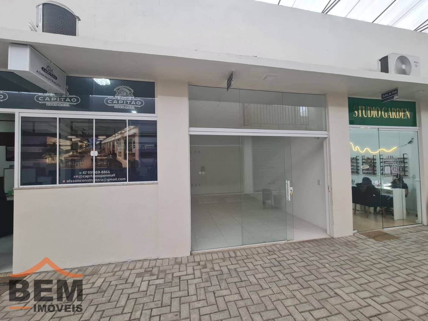 Salas/Conjuntos para Locação com 20m² no bairro Cedros, em Camboriú: 01- FACHADA