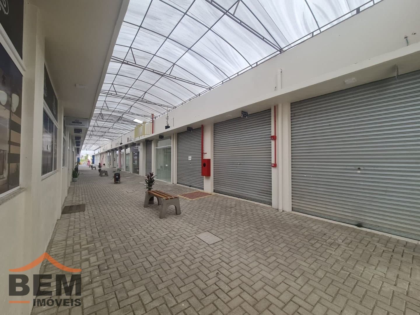 Salas/Conjuntos para Locação com 20m² no bairro Cedros, em Camboriú: 04- VISTA