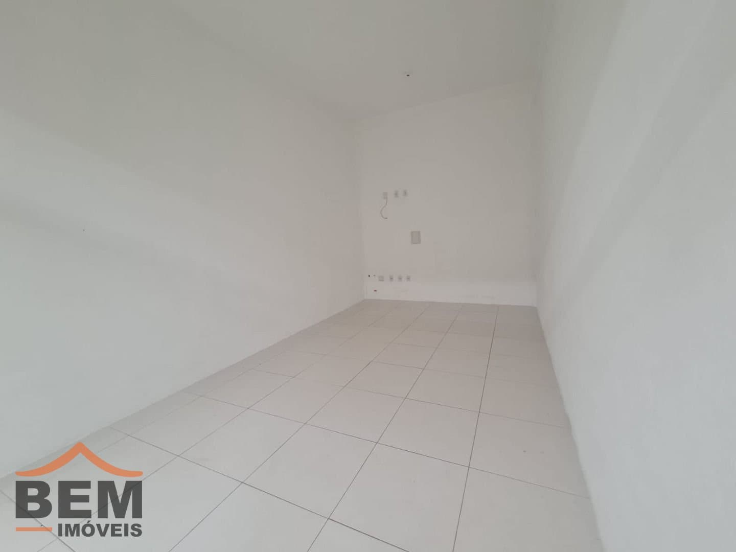 Salas/Conjuntos para Locação com 20m² no bairro Cedros, em Camboriú: 06- SALA COMERCIAL 
