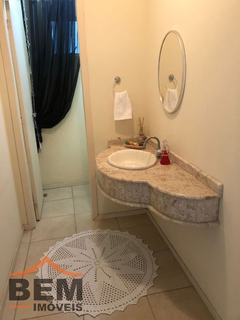 Casa para Venda com 3 quartos e 191m² no bairro Ressacada, em Itajaí