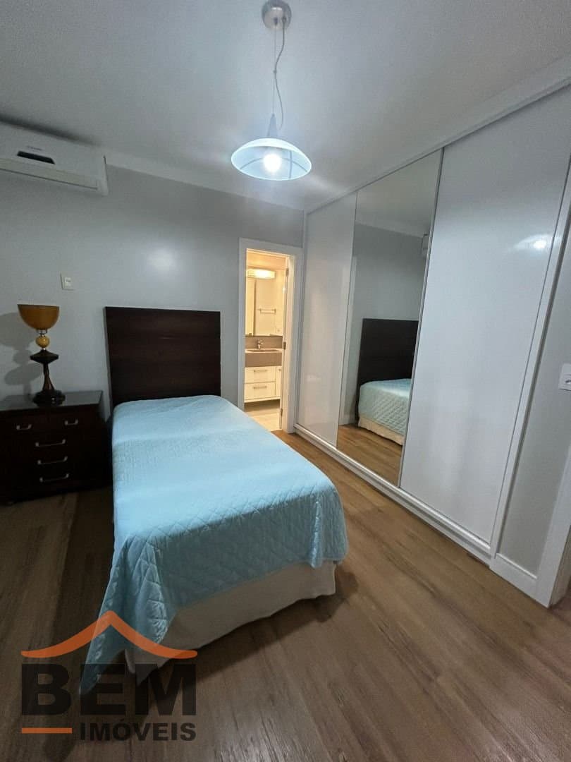Casa para Venda com 3 quartos e 257m² no bairro Vila Operária, em Itajaí
