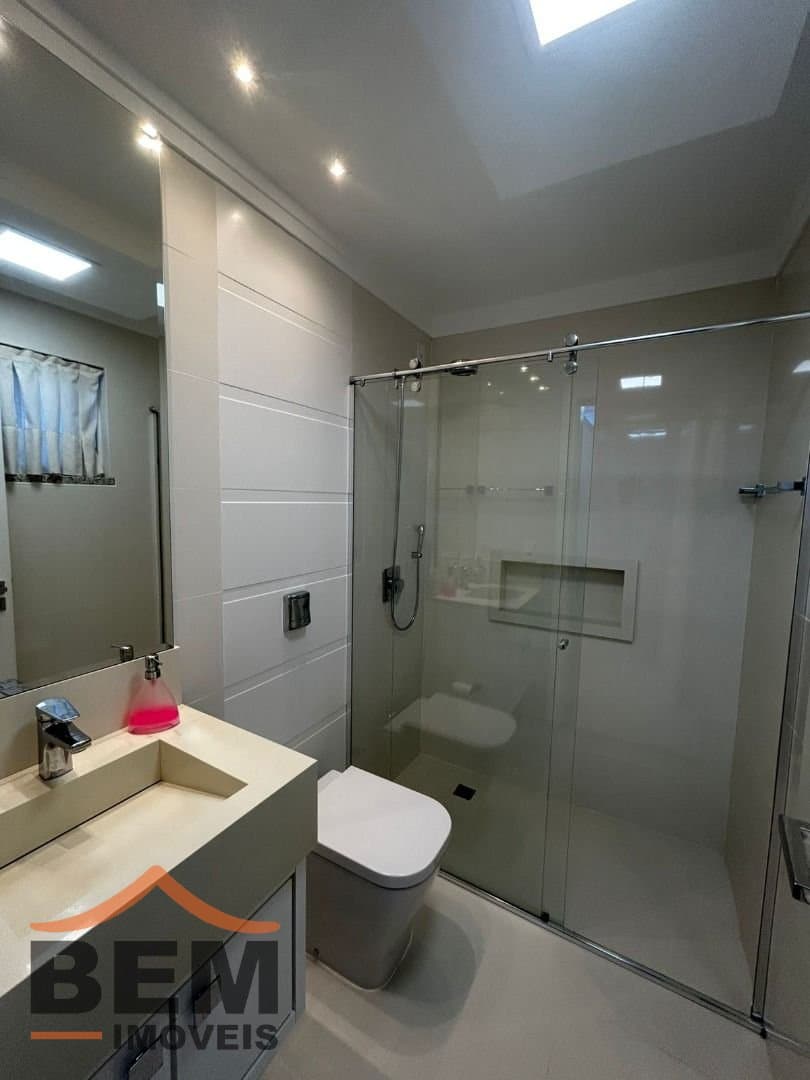 Casa para Venda com 3 quartos e 257m² no bairro Vila Operária, em Itajaí