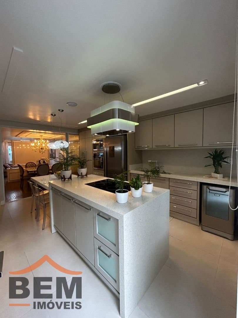Casa para Venda com 3 quartos e 257m² no bairro Vila Operária, em Itajaí