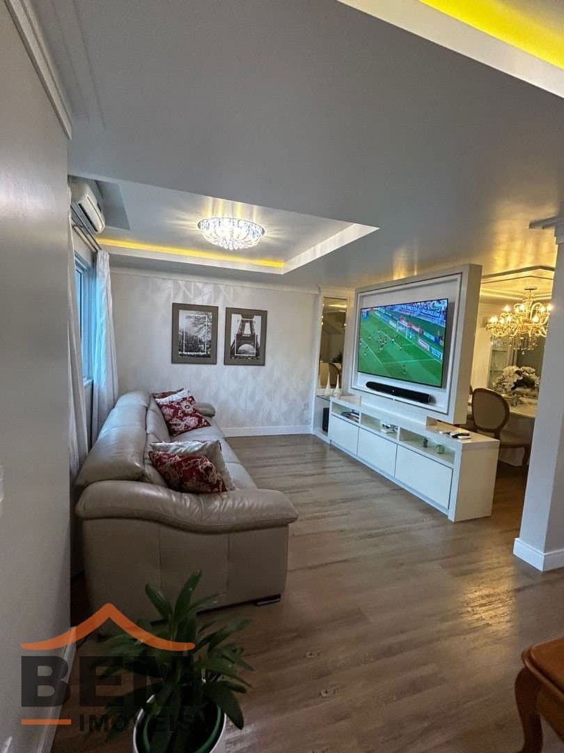 Casa para Venda com 3 quartos e 257m² no bairro Vila Operária, em Itajaí