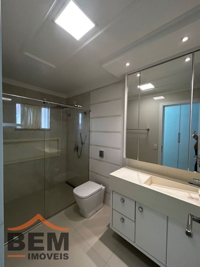 Casa para Venda com 3 quartos e 257m² no bairro Vila Operária, em Itajaí