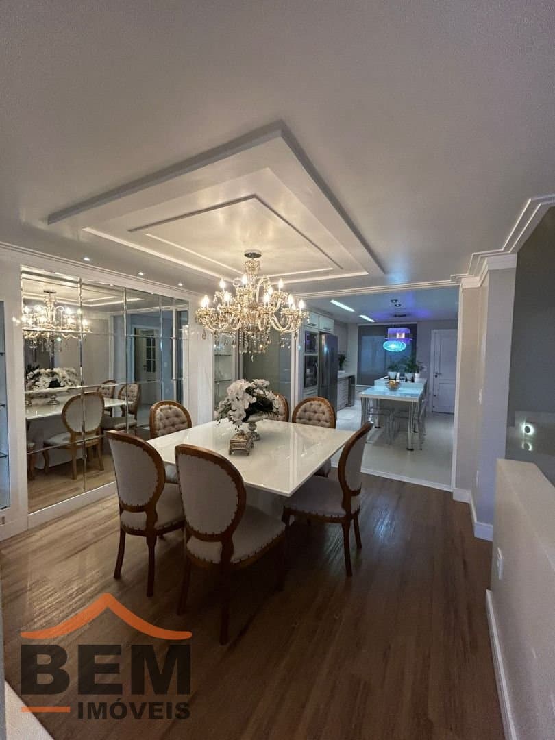 Casa para Venda com 3 quartos e 257m² no bairro Vila Operária, em Itajaí