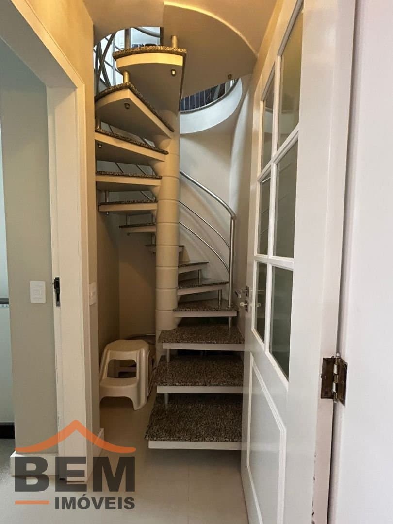 Casa para Venda com 3 quartos e 257m² no bairro Vila Operária, em Itajaí