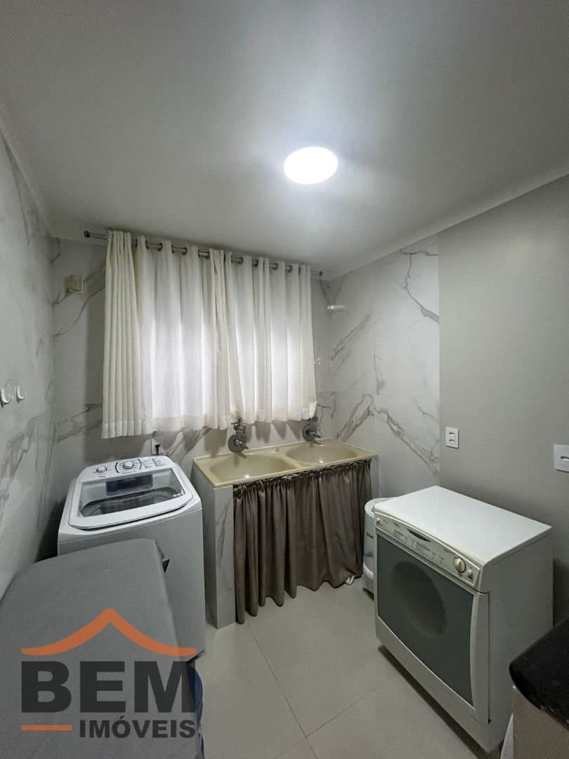 Casa para Venda com 3 quartos e 257m² no bairro Vila Operária, em Itajaí