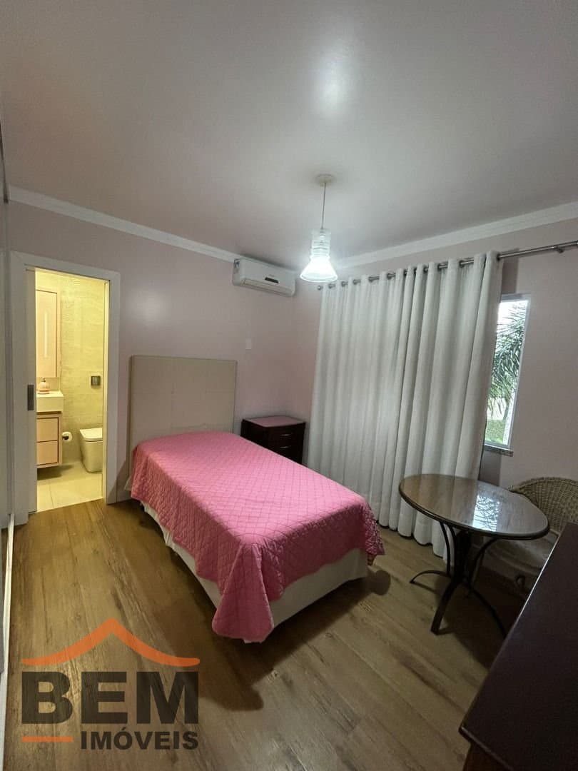 Casa para Venda com 3 quartos e 257m² no bairro Vila Operária, em Itajaí