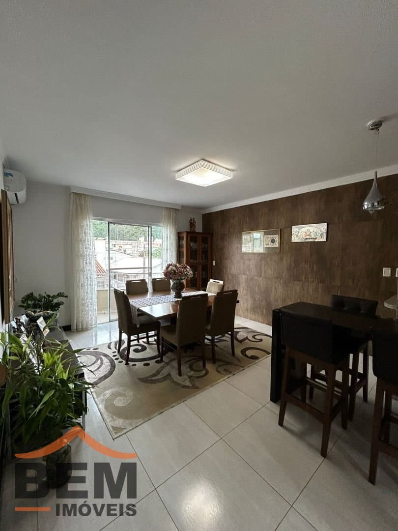 Casa para Venda com 3 quartos e 340m² no bairro Centro, em Itajaí