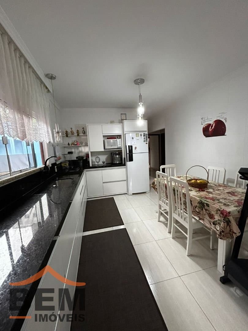 Casa para Venda com 3 quartos e 340m² no bairro Centro, em Itajaí