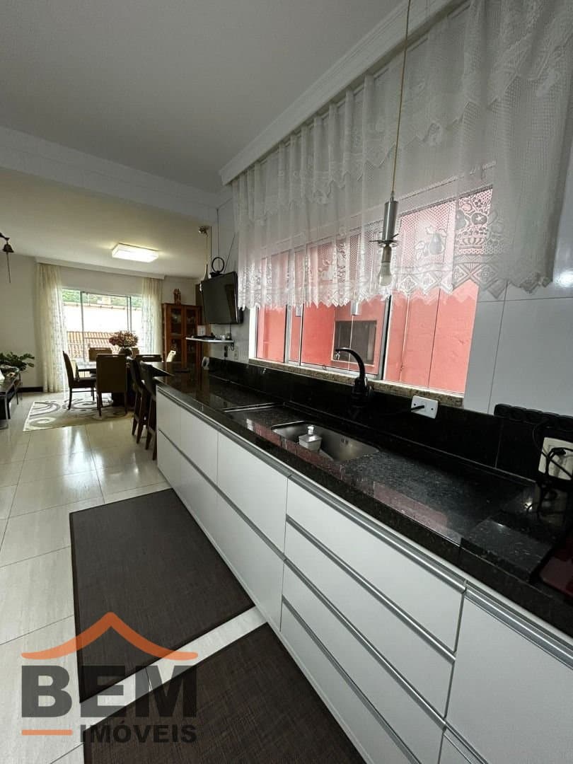 Casa para Venda com 3 quartos e 340m² no bairro Centro, em Itajaí